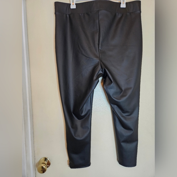 Torrid faux leather leggings - Picture 5 of 8